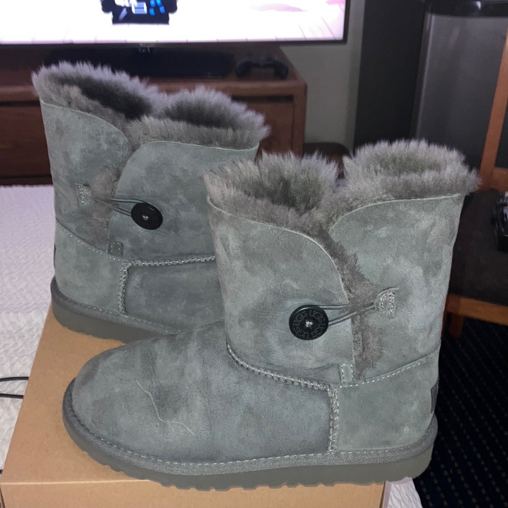 Ugg Bailey mini button II